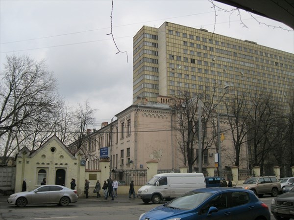 024- Институт Вишневского, проходная